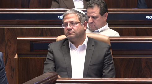 ההתנגדות שתעלה לבן גביר בפיטורים? השר ממשיך לבחון את נתניהו