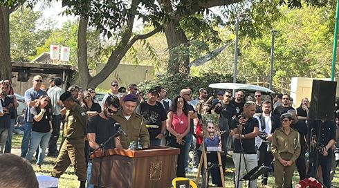 תמיר אדר הובא למנוחות: "אתה סוף סוף שב לאדמה שכה אהבת"