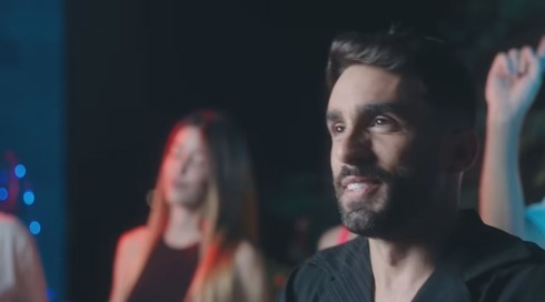 אישום יוגש נגד מושיקו מור הזמר החשוד באונס