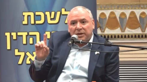 יו"ר הקואליציה הנכנס אמסלם: "סיגרים ושמפניות זה לא שוחד, אלא מוצרים מתכלים"
