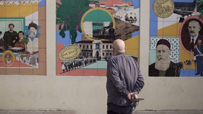 דוד טרטקובר והיצירה תוצרת הארץ במרכז סוזן דלל. 2018