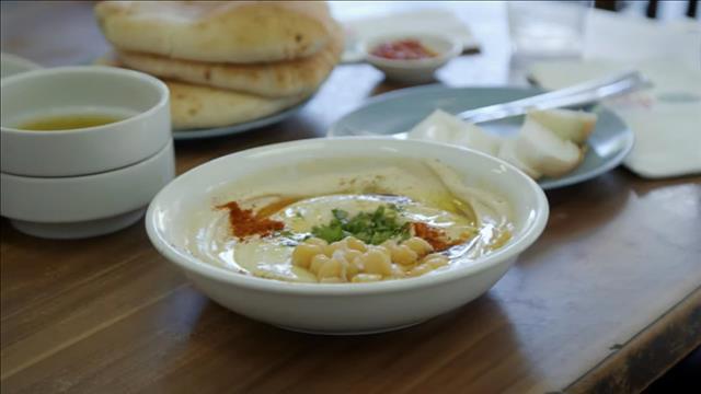 ליד המפית - אבו חסן