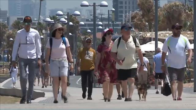 תיירים בתל אביב