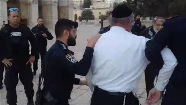 יהודי, השתחווה, עוכב, מעוכב, הר הבית, 23.5.22