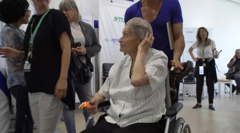 אלמה אברהם שחזרה מהשבי השתחררה מבית החולים - ומתכוונת לצאת לרקוד