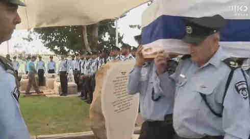 "הפך לאדם שבור": מאות בהלוויית ניצב בדימוס יהודה בכר