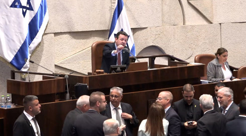 "בלון נפוח": בקואליציה מממשיכים להתקוטט – והכנסת משותקת