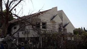 בזכות הממ״ד: הטיל החריב את הבית בעמק חפר - אבל המשפחה שרדה