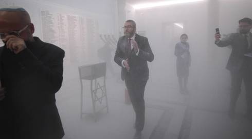 63% מהפולנים: חבר הפרלמנט האנטישמי צריך ללכת הביתה