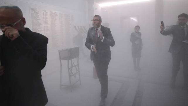 חנוכיה מטף כיבוי פרלמנט פולני פולין בראון