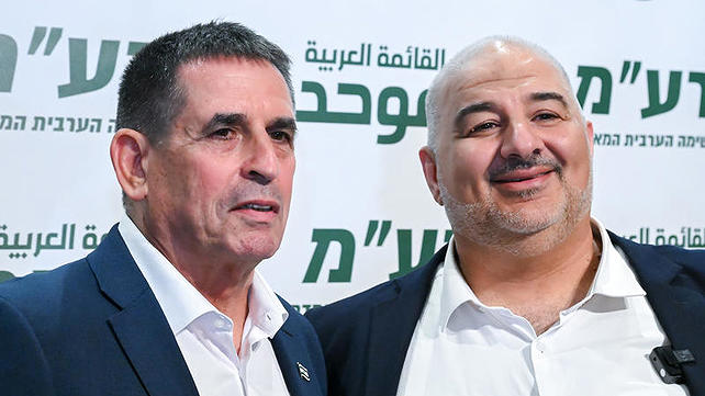 יו"ר רע"מ מנסור עם עבאס עם יואב סגלוביץ', אוגוסט 2026