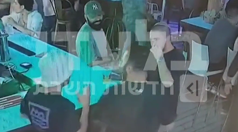 בעקבות התיעוד בכאן חדשות: המפכ"ל הורה להרחיק קצין משטרה מתפקידו