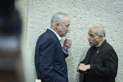 יאיר לפיד ובני גנץ בכנסת, ינואר 2026