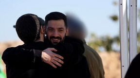 שנתיים בלי אות חיים: התאומים גלי וזיוי שנחטפו והוחזקו בנפרד שרדו את השבי - והתאחדו בישראל