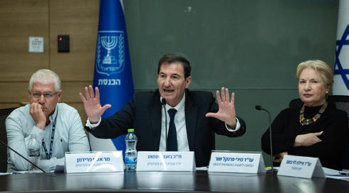 בשל דרישת החרדים: לשכת רה"מ דורשת מח"כים בקואליציה להשתתף בדיוני חוק הגיוס