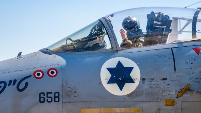 המראת מטוס קרב לתקיפה באיראן 
