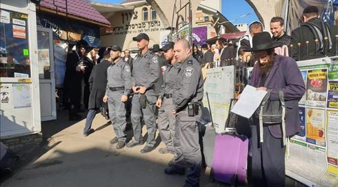 אוקראינה מאשימה: בלארוס מפיצה פייק ניוז וגורמת לחסידים לשהות בגבול