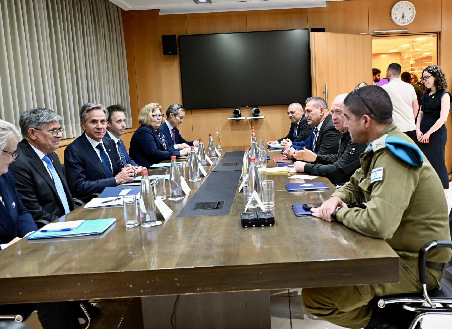 שר החוץ האמריקני אנתוני בלינקן בפגישה עם שר הביטחון יואב גלנט, אוקטובר 2024
