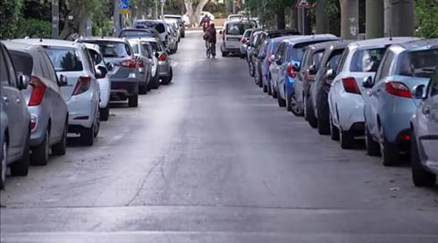 איך הפכה החניה למצרך נדיר ולמה זה לא ישתנה בקרוב?