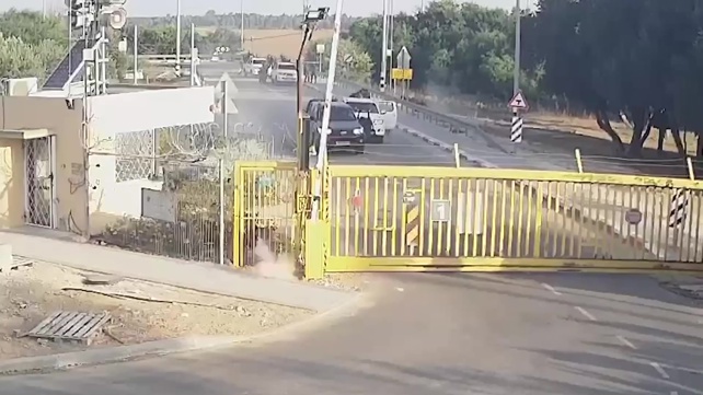 רגע הגעת מחבלי חמאס לקיבוץ רעים