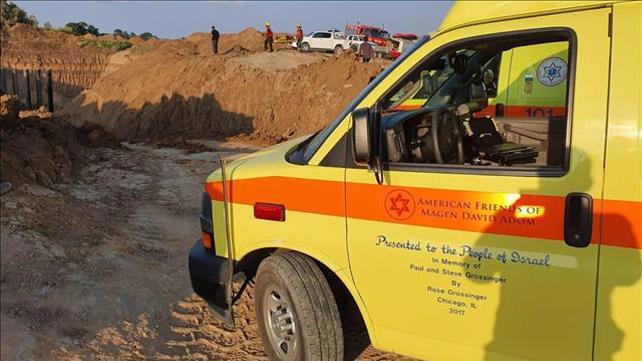 מקום תאונת עבודה במועצת חוף אשקלון בה נהרג פועל, ופועל נוסף נפצע קשה 01.10.19