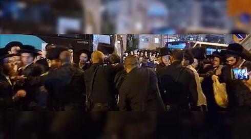 בירושלים, אשדוד ובני ברק: עימותים אלימים בין חסידי גור לפורשים מהחסידות