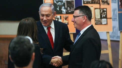 שר על המדף: הטלפון של נתניהו לסער בשבת - מהלך הבזק והקלף האחרון