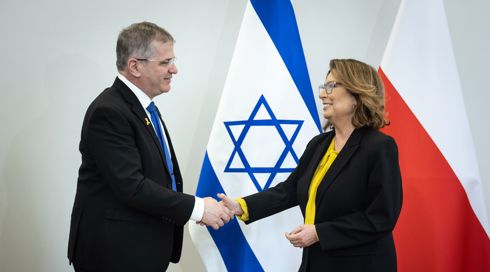 פולין: הוגשה בקשה לעצור את השר קיש המבקר במדינה