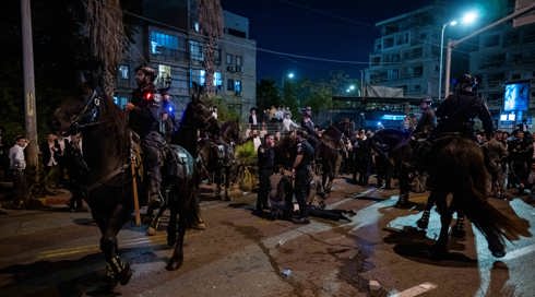שמירת מרחק "במידת האפשר": המשטרה הקלה את נהלי השימוש ברימוני הלם