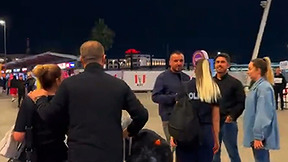 הטיסה שהסתבכה: המטוס נחת בטעות במדינה אחרת - והנוסעים מצאו את עצמם בסיוט בדרך הביתה