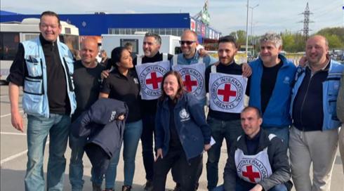 "ראינו קברים ליד המדרכה": הישראלית שמפנה אזרחים באוקראינה מספרת על ההרס