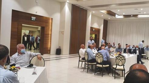 למה בוטלה הזמנת השגריר האמירתי לסעודת שבירת הצום?