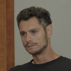 מחבר עופר חיון