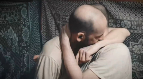 כמעט שנתיים בגיהנום: משפחות החטופים זועקות - "אל תתנו להם למות שם"