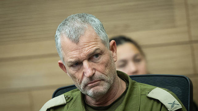 קצין המילואים הראשי ת"אל בני בן ארי בועדה בכנסת 