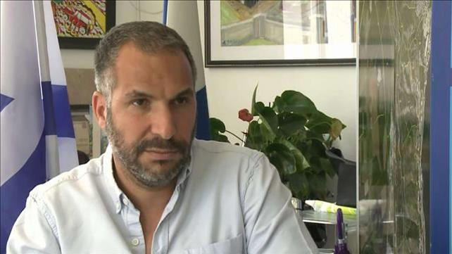 רון קובי בסכנת פיטורים, מועצת טבריה תפוזר