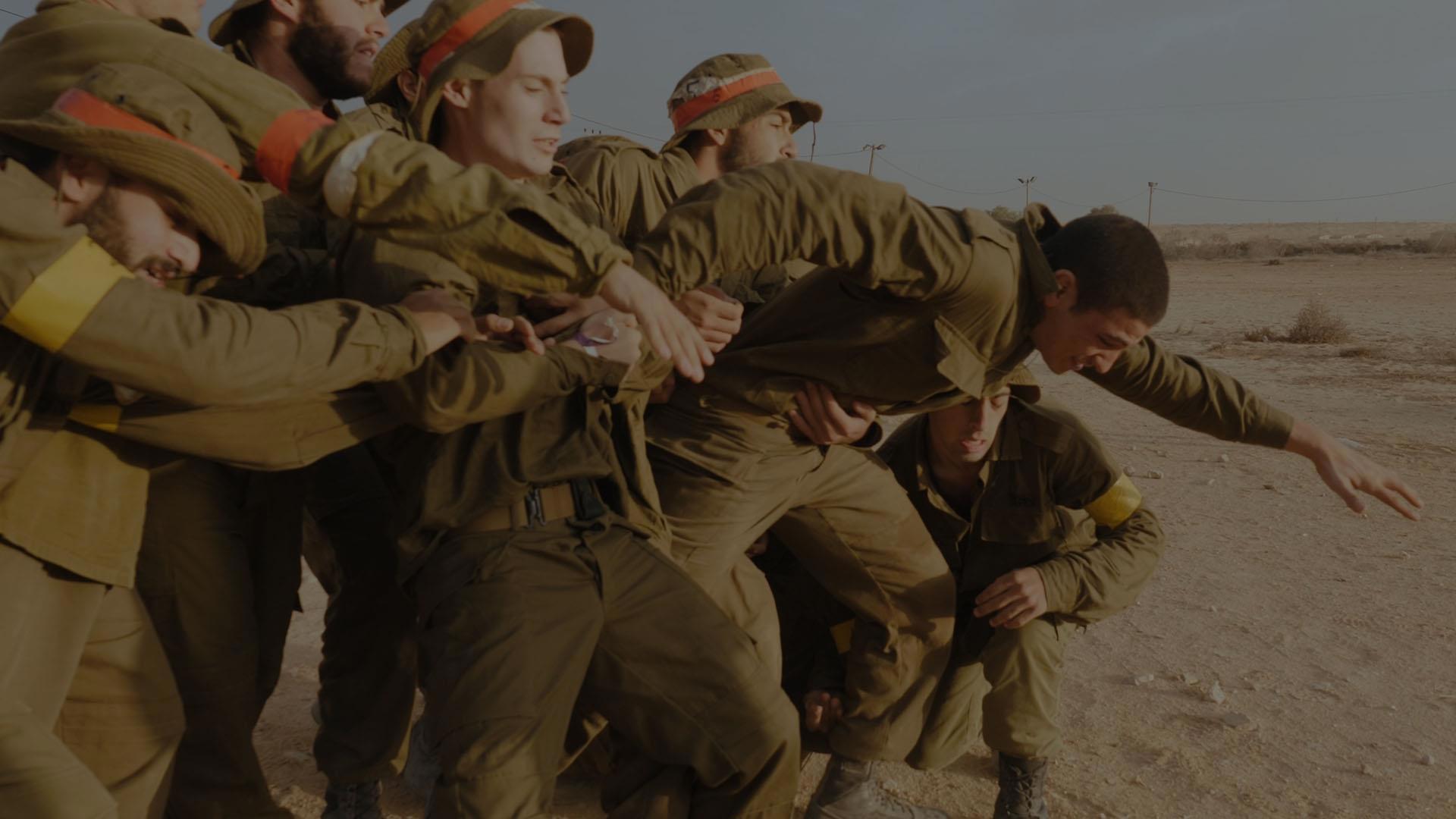 לוחמים