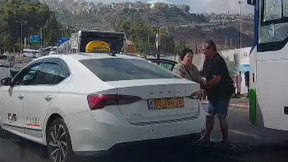 במקום לברוח מהמחבלים: נהג המונית חילץ את הקשישה שנסעה ברכבו בזמן הפיגוע