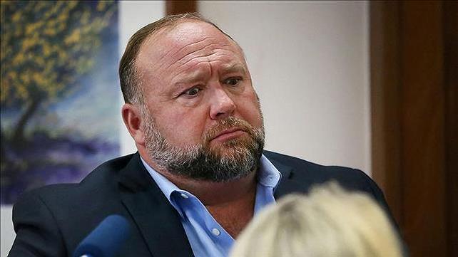 אלכס ג'ונס, ארה"ב, קונספירטור