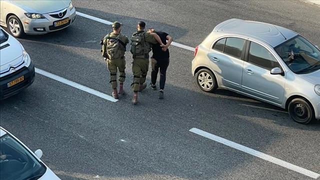 התעללות חיילים מחסום מכבים פלסטינים
