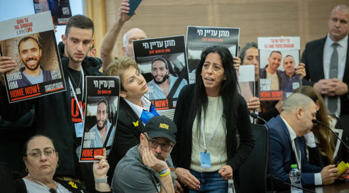 "משתיקים אותנו": נמנעה כניסתה של עינב צנגאוקר לכנסת