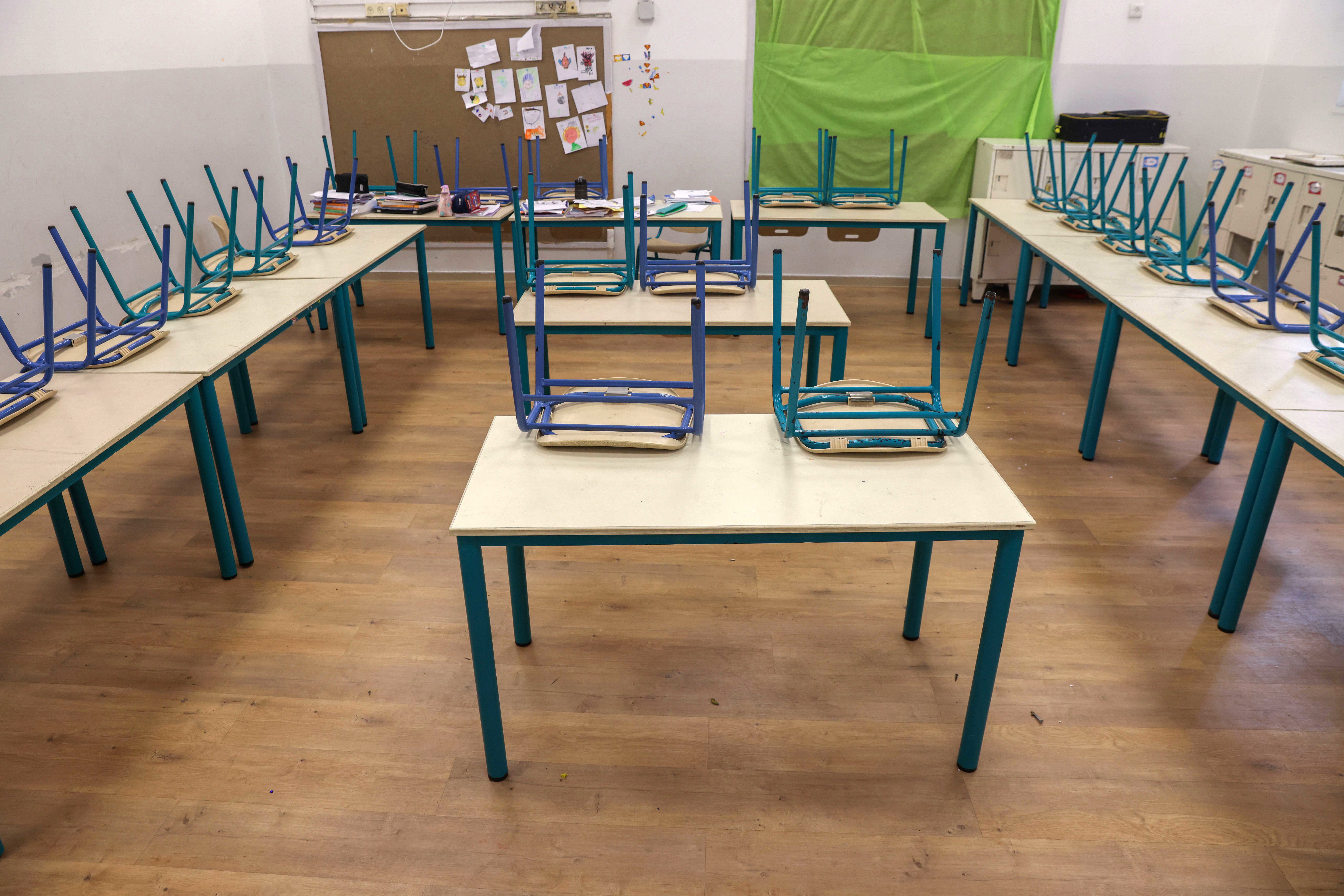 בית ספר סגור, אילוסטרציה