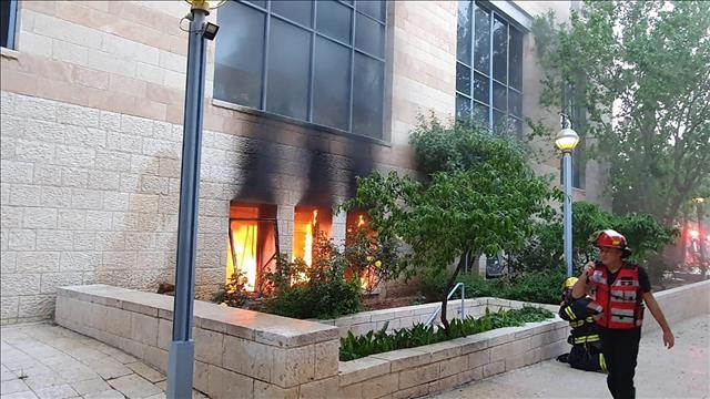 הצתה בבניין עיריית ירושלים 22.4.20