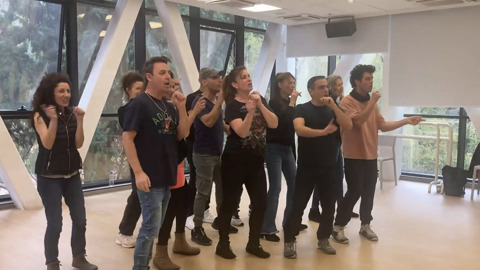 כוכבי הסדרה 