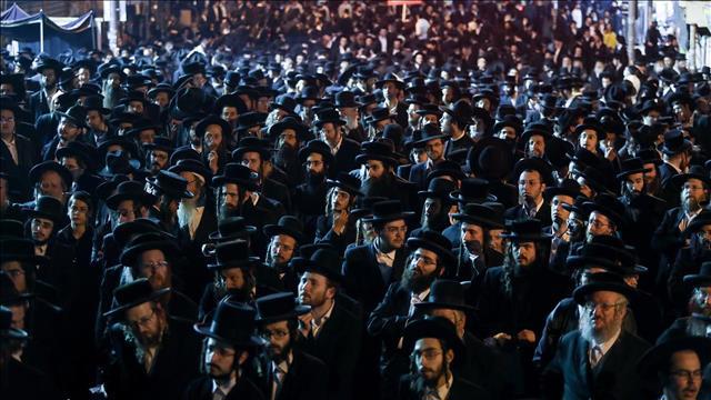 חרדים בעצרת נגד הגבלות ואכיפת נגיף קורונה בשכונת מאה שערים בירושלים, 09.02.21