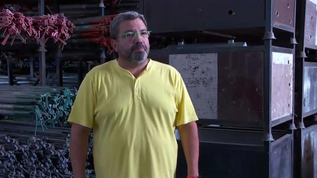 שוטרים בחליפות נגד קורונה 