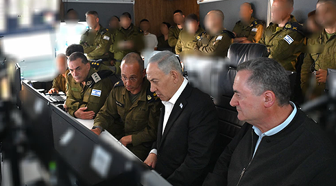 עדות נתניהו בוטלה - כדי שרה"מ יצפה בהשתלטות על המשט מהקריה בתל אביב