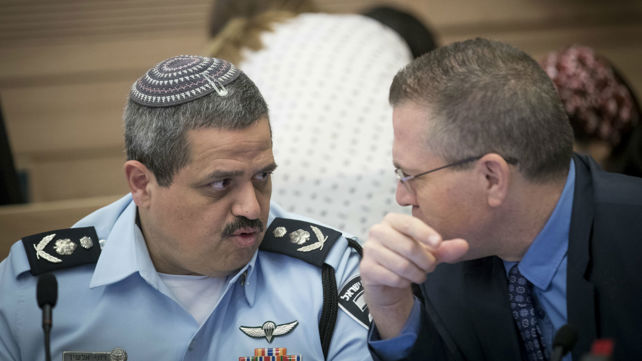 השר לביטחון הפנים גלעד ארדן והמפכ"ל רוני אלשיך