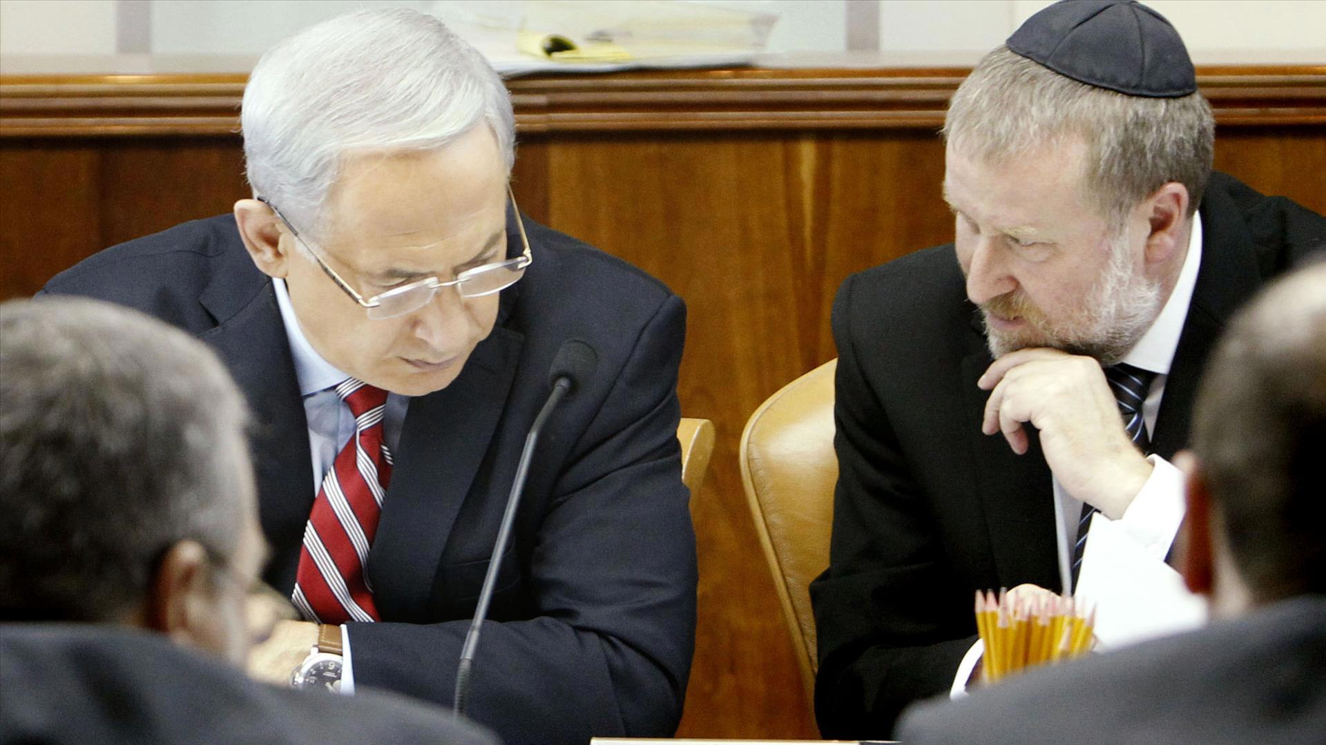 בנימין נתניהו והיועץ המשפטי לממשלה אביחי מנדלבליט