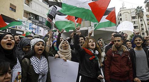 זעם על שחקנית לבנונית שקראה "לשרוף את הפלסטינים"